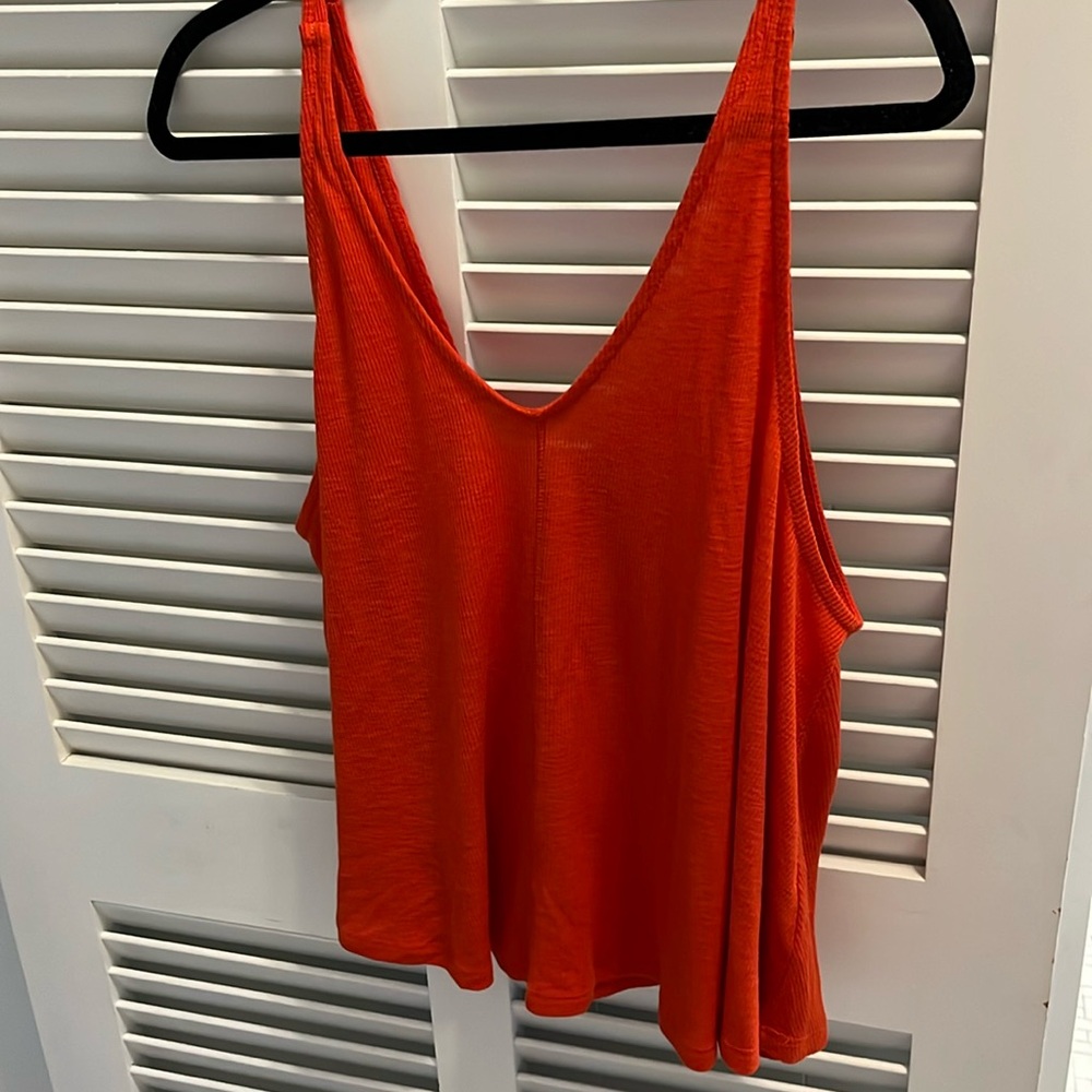 Free people crop top, never worn!